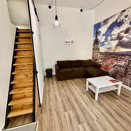 Pearl * Budapest